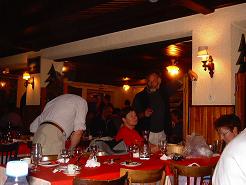 Repas au Rouge Gazon. (167 ko)